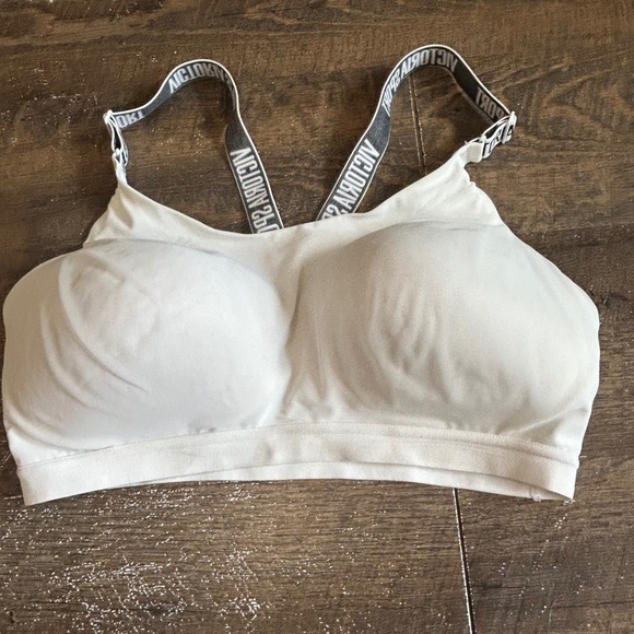 Victoria's Secret Other - Victoria Secret Sport Incredible Lightweight White Sports Bra 36DD Molded Cup